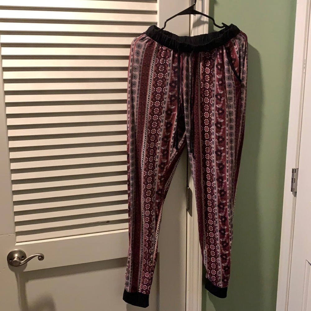 Brand Mudd Size M color black, purple, & pink